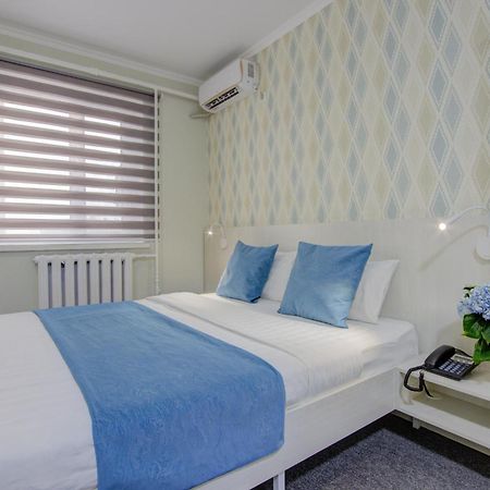 Viva Hotel Бишкек Экстерьер фото