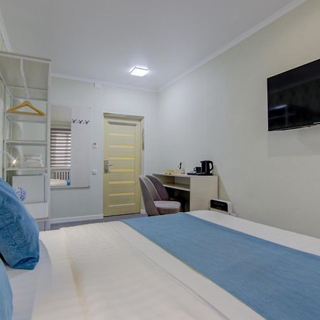 Viva Hotel Бишкек Экстерьер фото