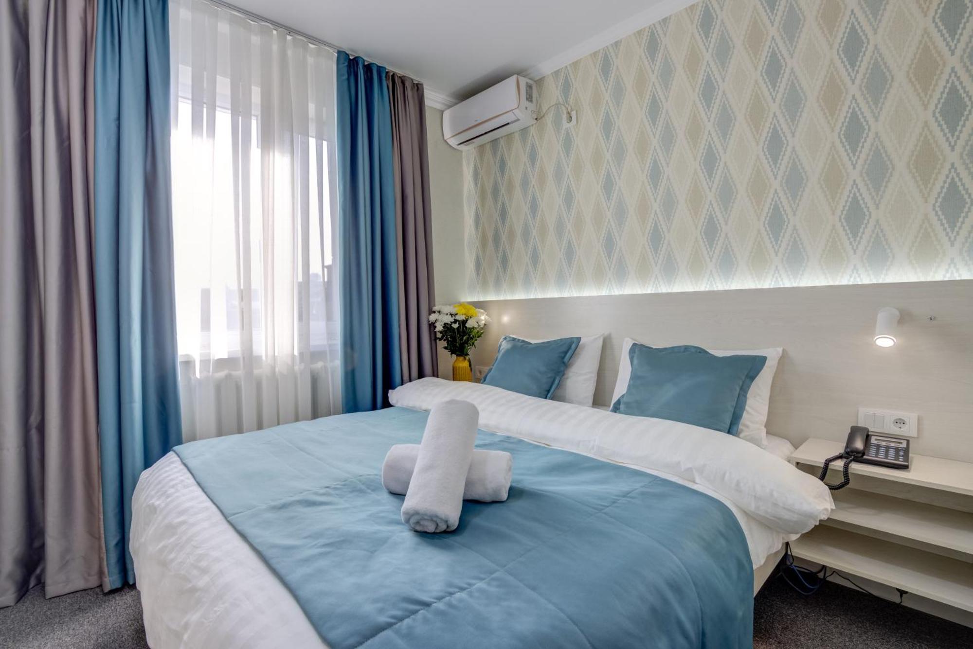 Viva Hotel Бишкек Экстерьер фото