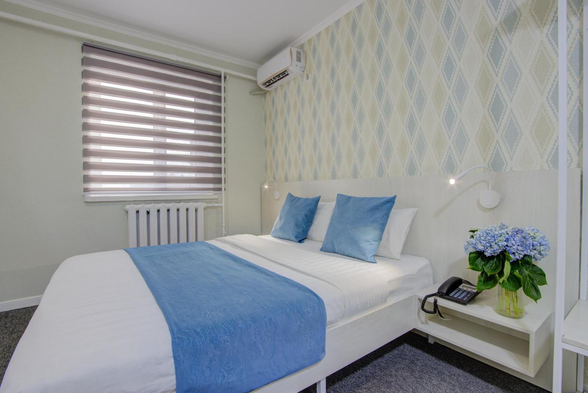 Viva Hotel Бишкек Экстерьер фото