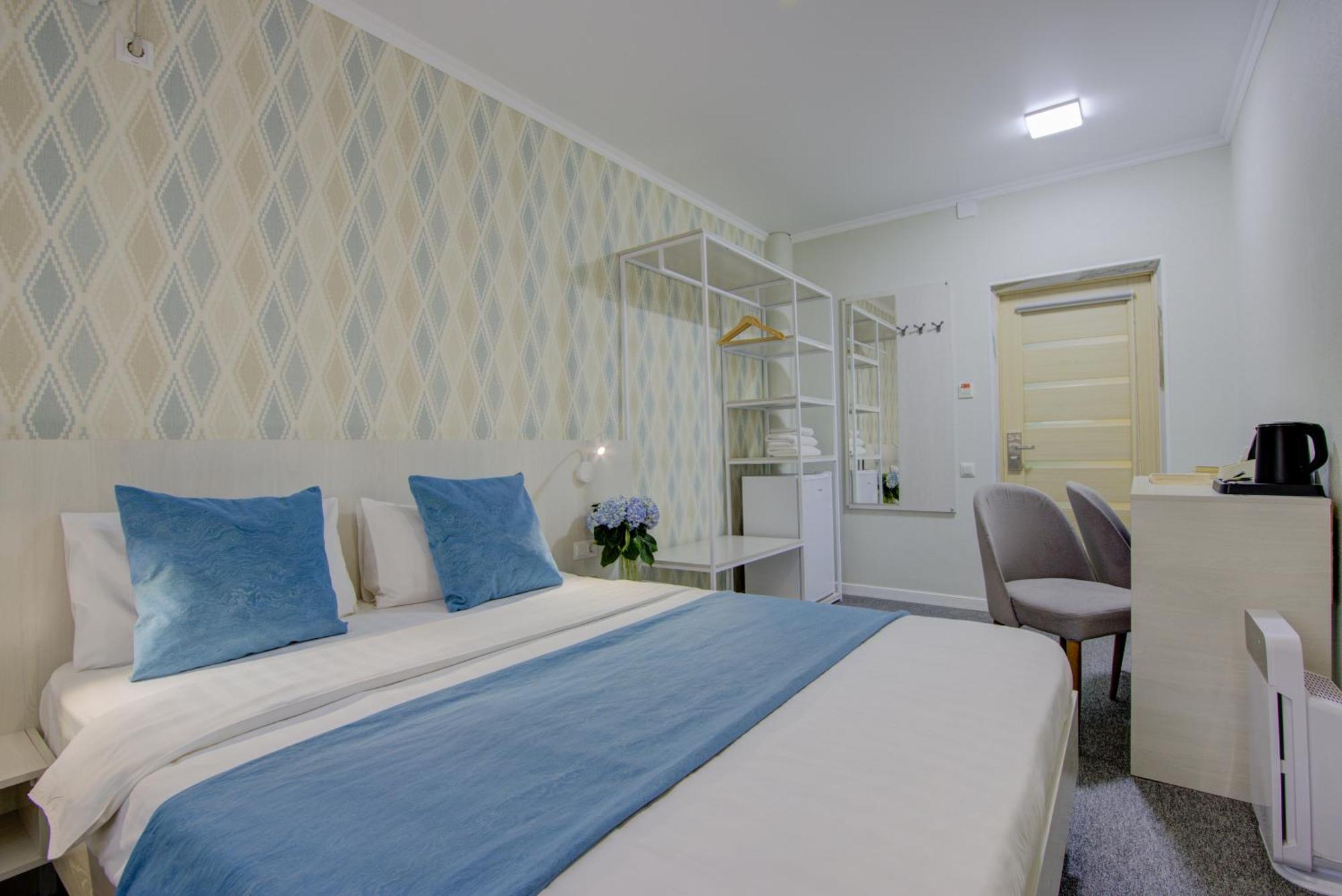 Viva Hotel Бишкек Экстерьер фото